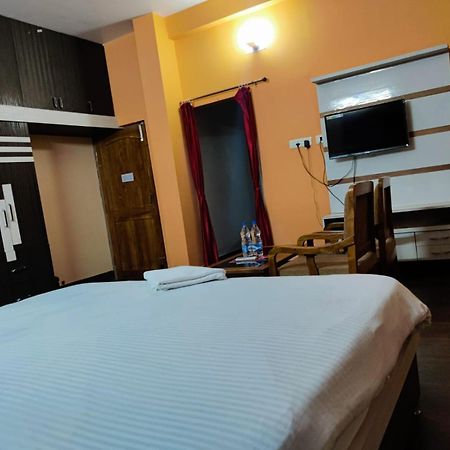 Chetan Inn Hotel Bhubaneswar Dış mekan fotoğraf